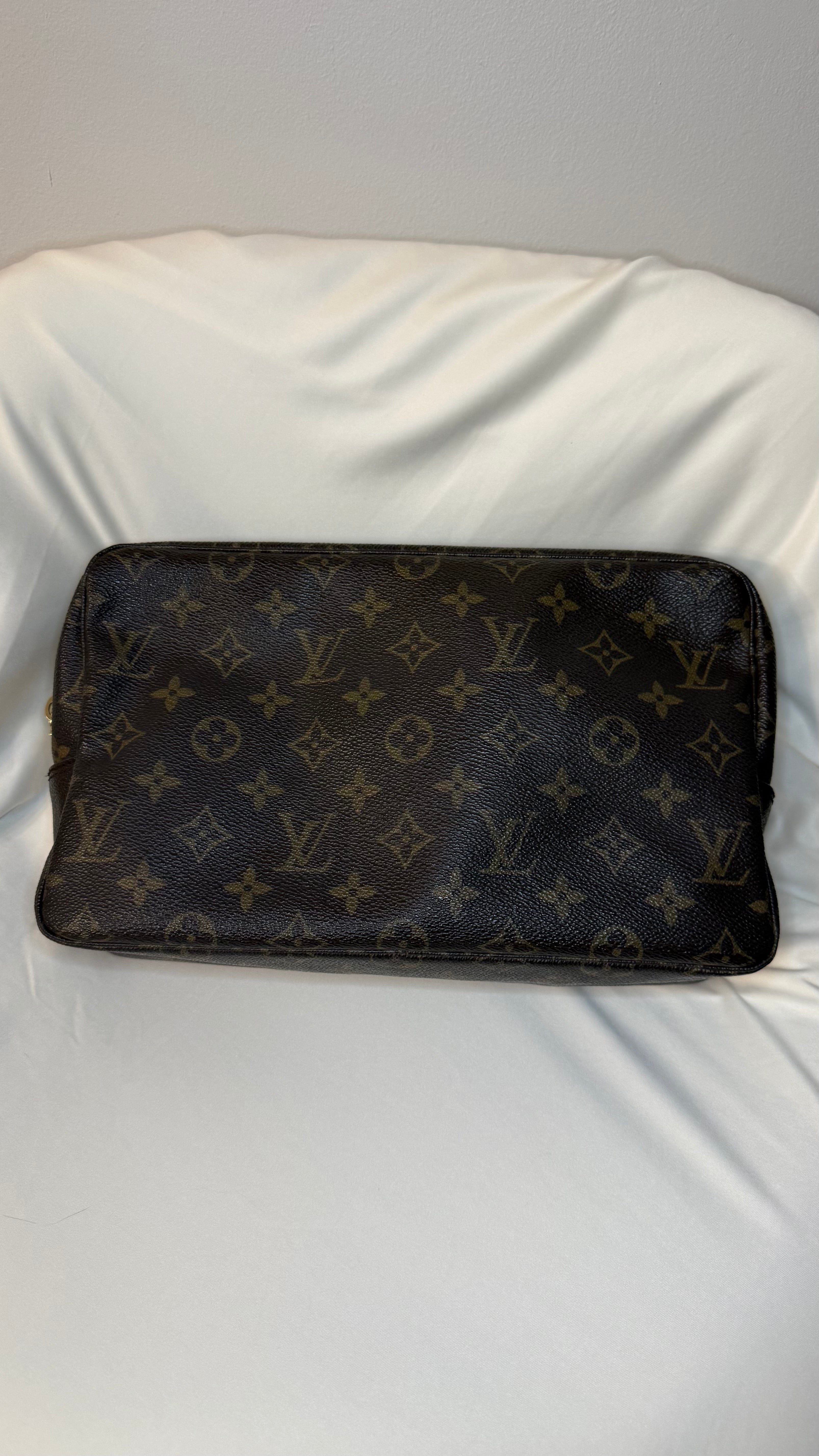 Louis Vuitton Toilette Trousse 28