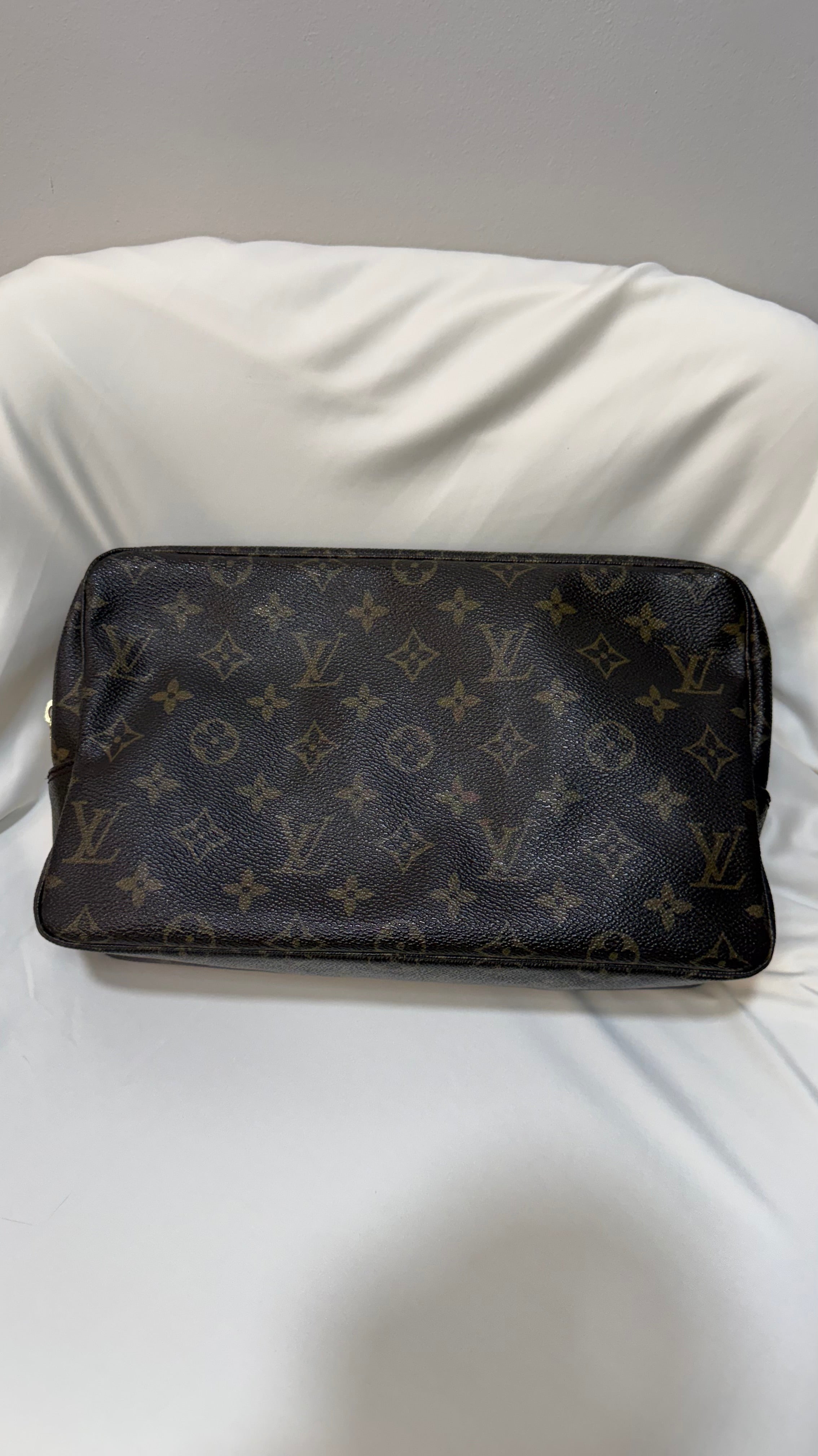 Louis Vuitton Toilette Trousse 28