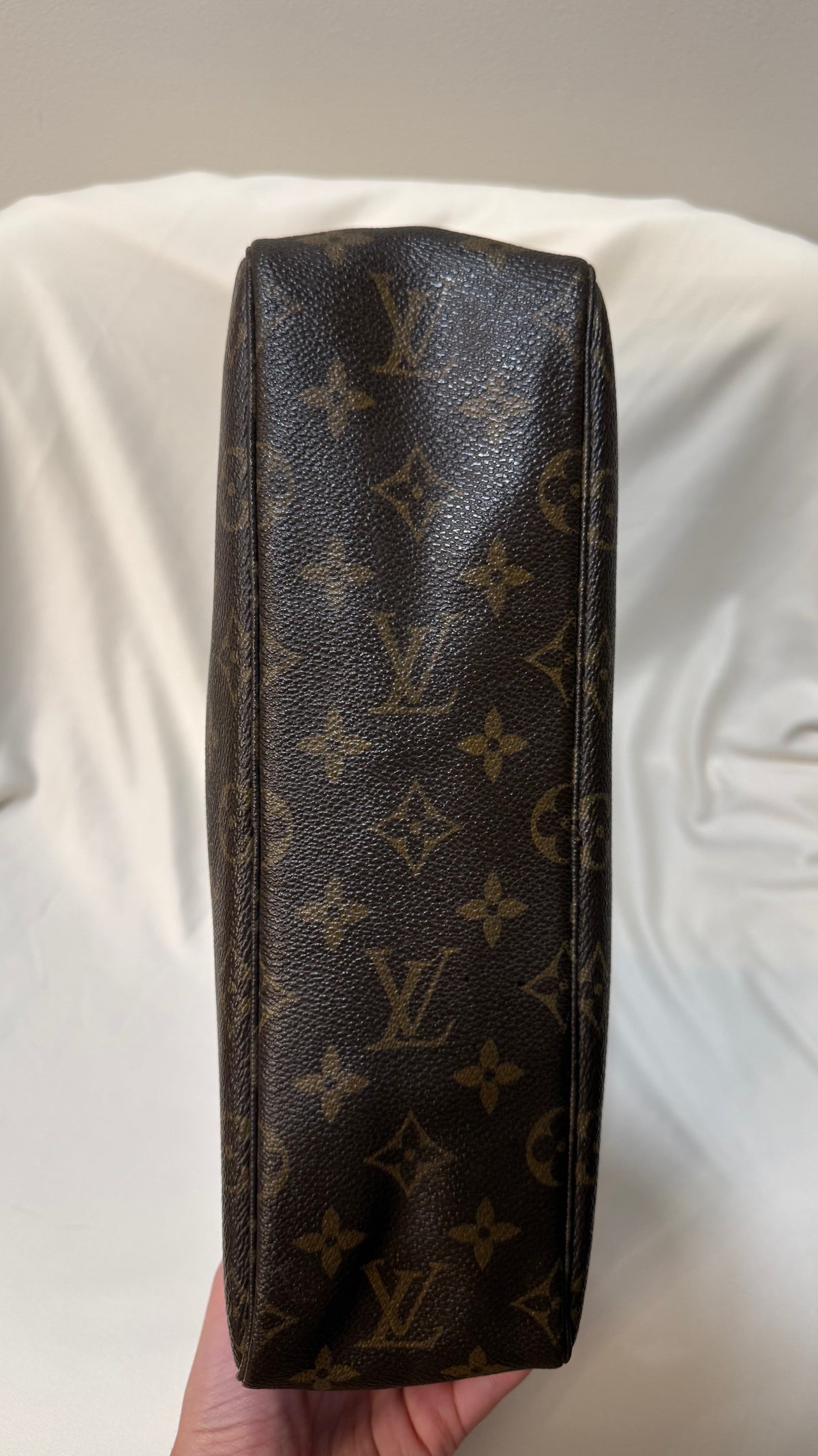 Louis Vuitton Toilette Trousse 28