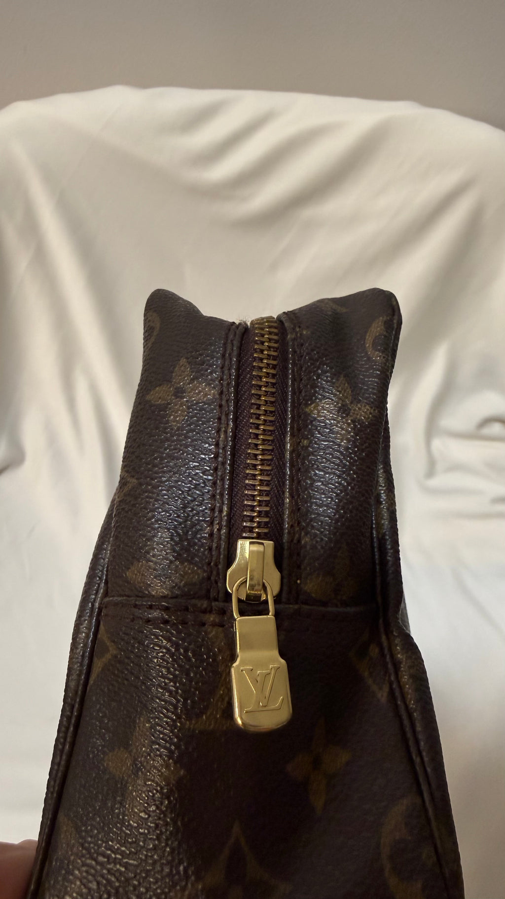 Louis Vuitton Toilette Trousse 28