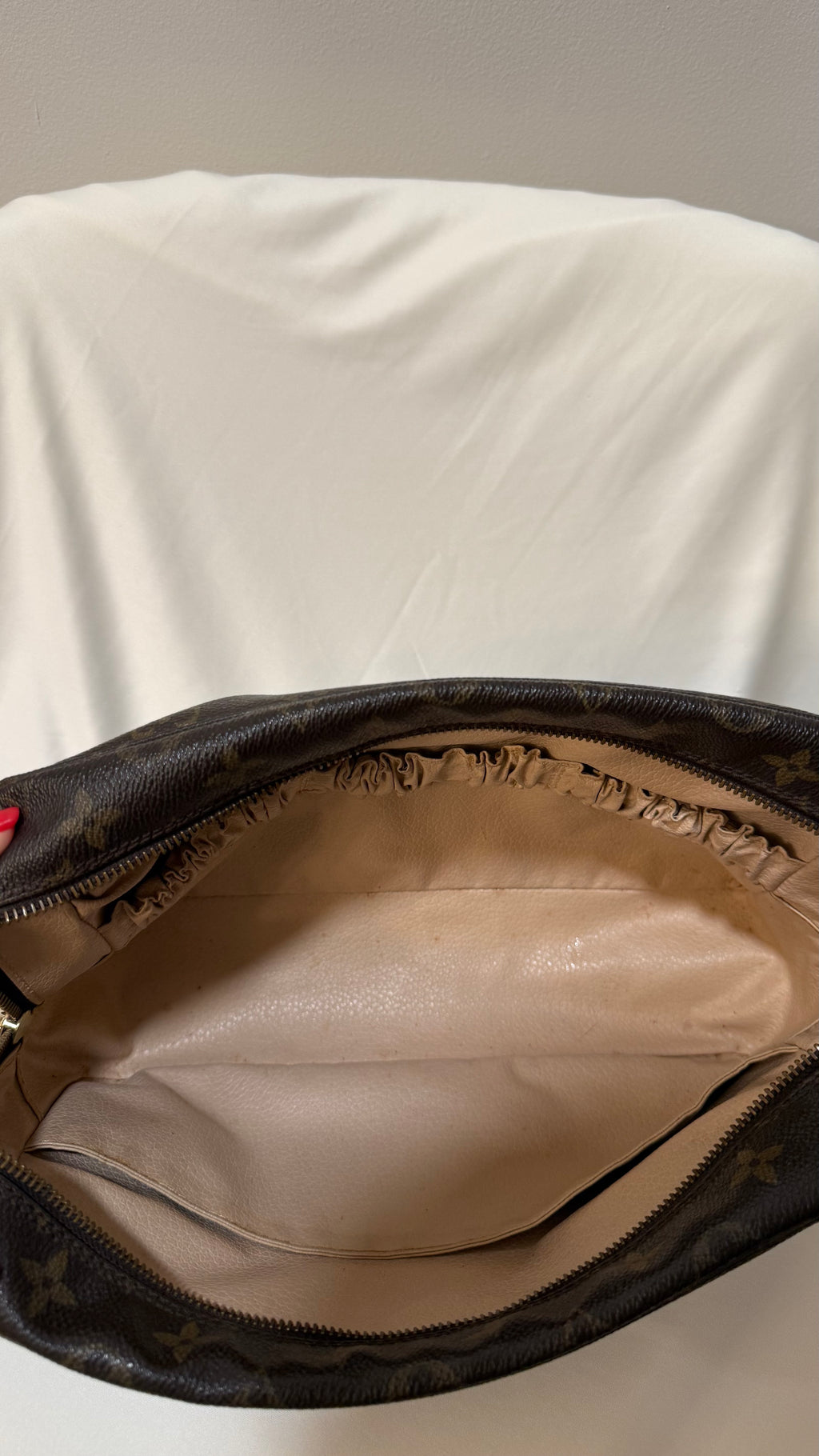 Louis Vuitton Toilette Trousse 28