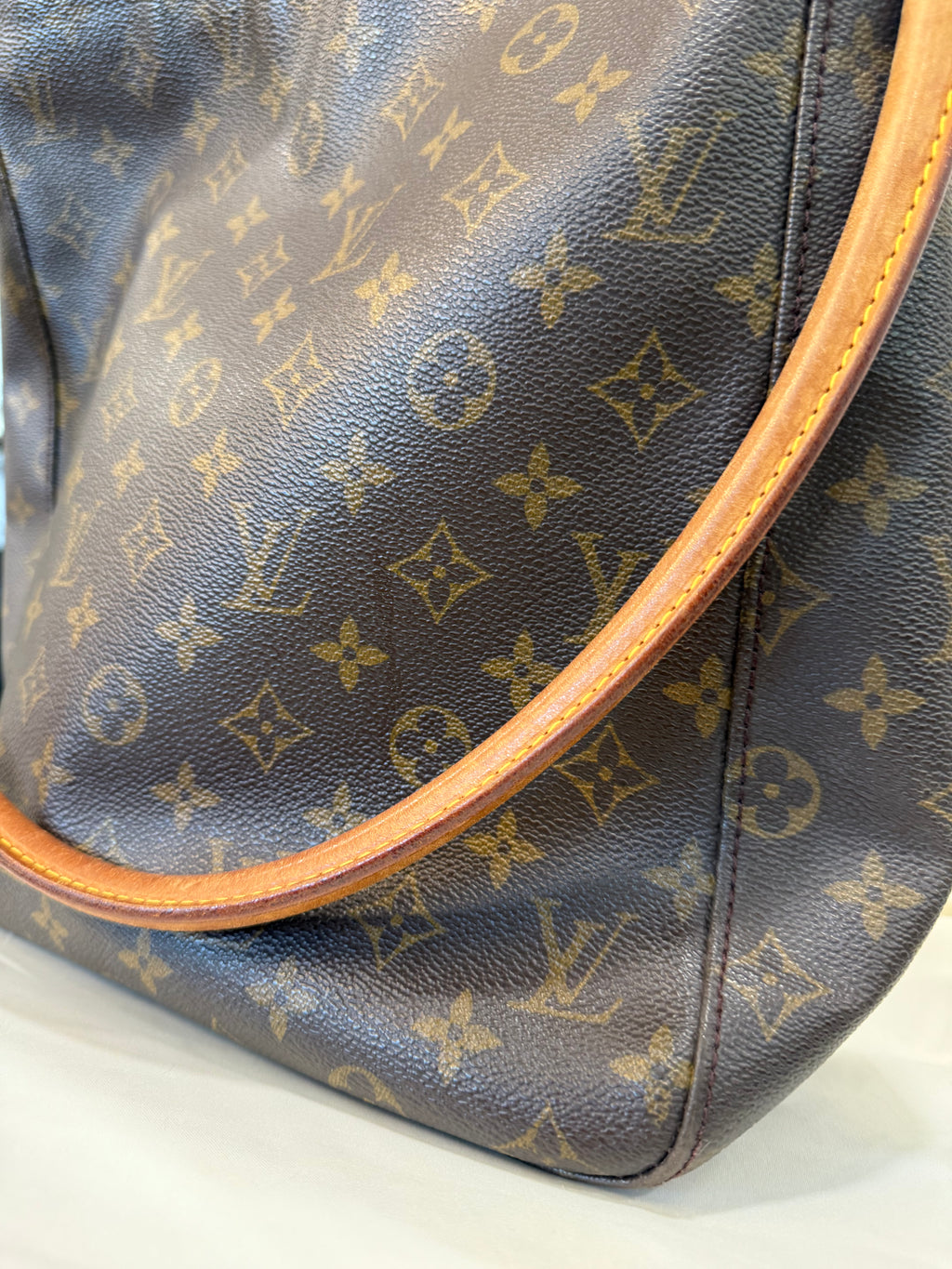 Louis Vuitton Monogram Looping GM