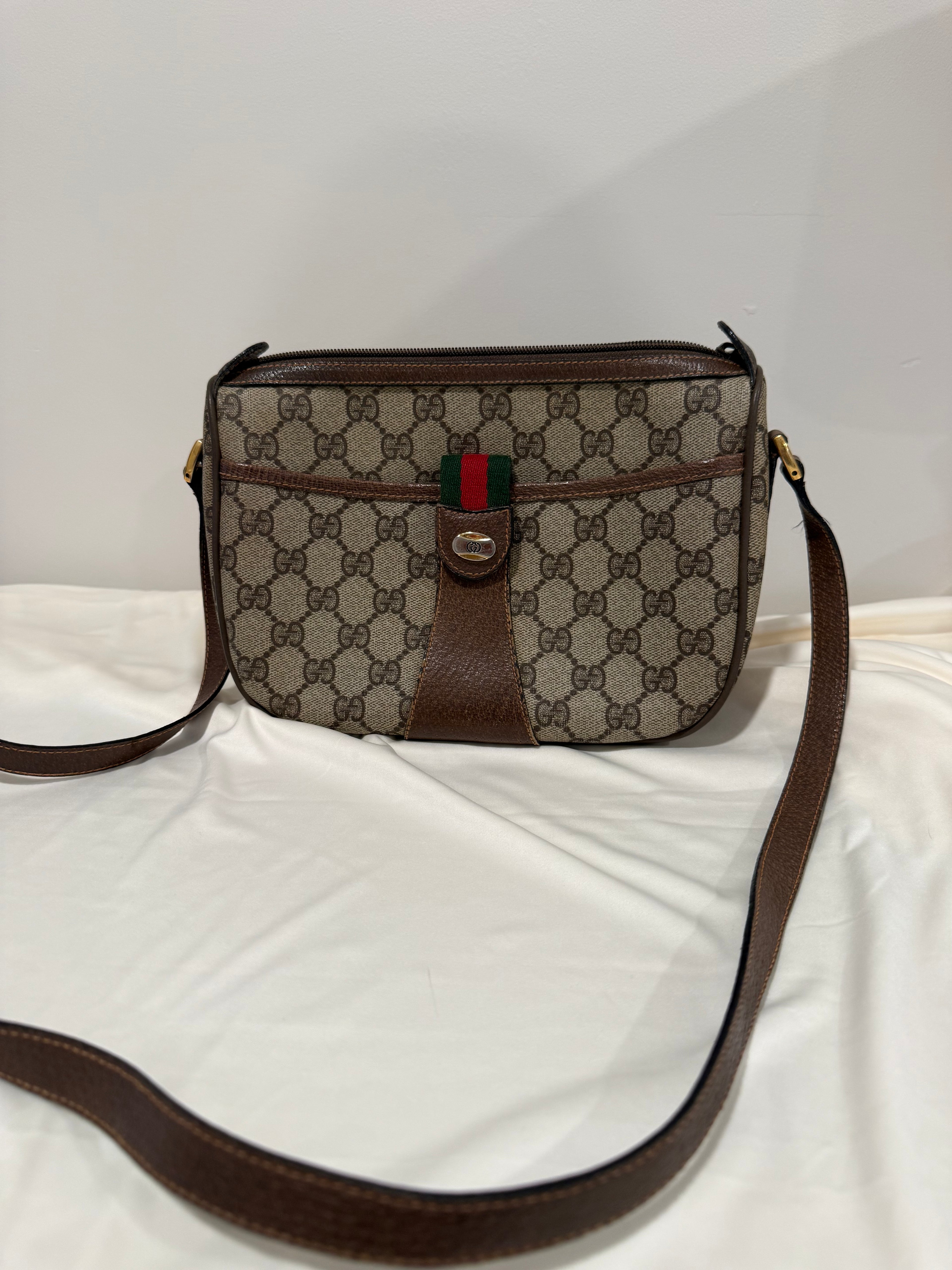 Gucci Sherry Line GG Supreme Crossbody Bag