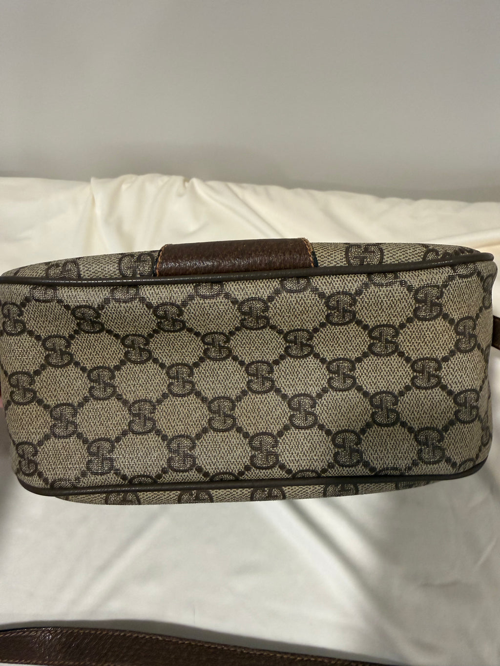 Gucci Sherry Line GG Supreme Crossbody Bag