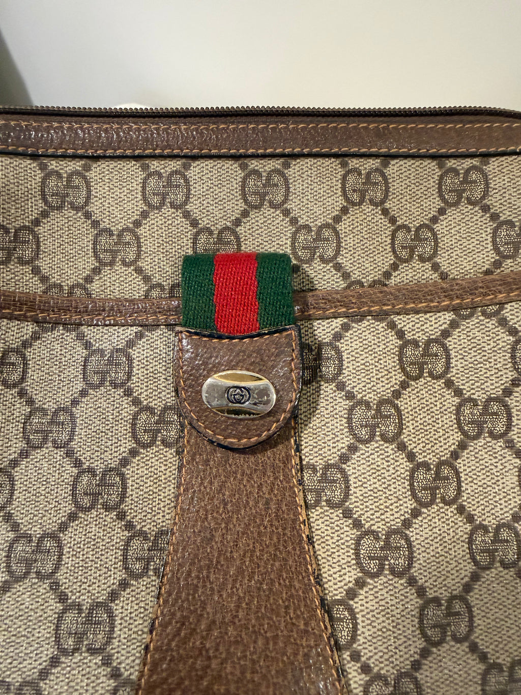 Gucci Sherry Line GG Supreme Crossbody Bag